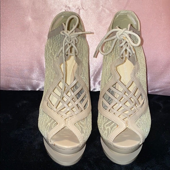 High heels - Picture 2 of 5